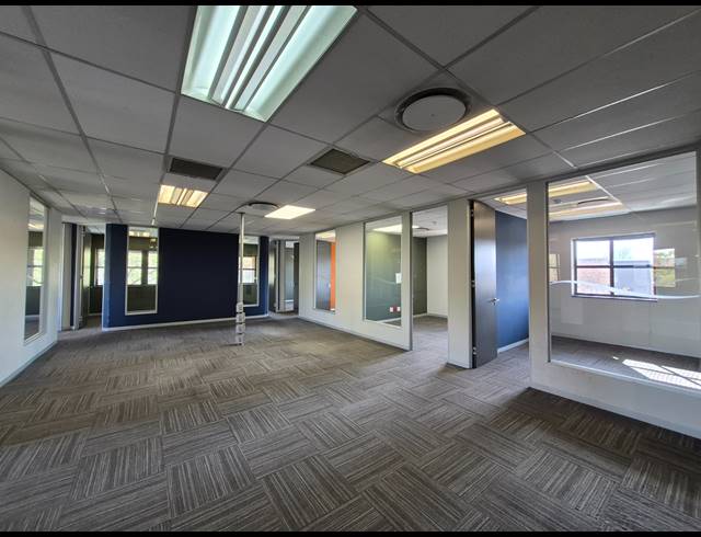 1,225M² OFFICE TO LET IN ILLOVO